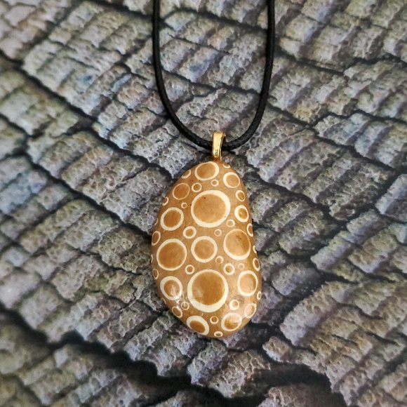 Hand Painted Dot Art Pendant. Gold and Ivory - Picture 11 of 11